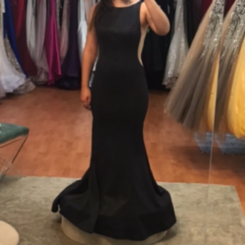 JOVANI Size 8. Formal - Picture 1 of 4
